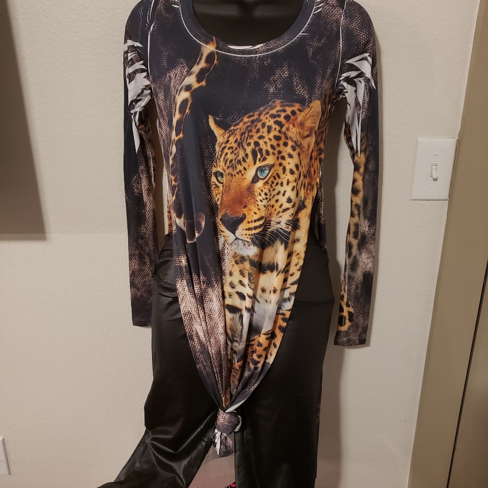 Long sleeve tiger top